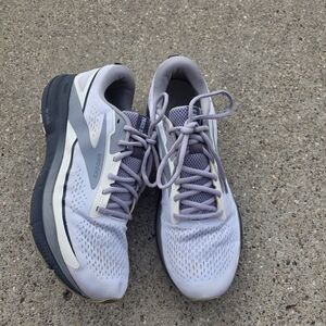 Brooks Trace  Light Gray Athletic Sneakers Men Size 11D